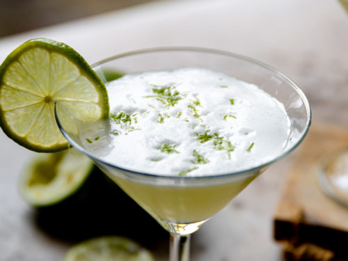 Gimlet clásico con ginebra y lima