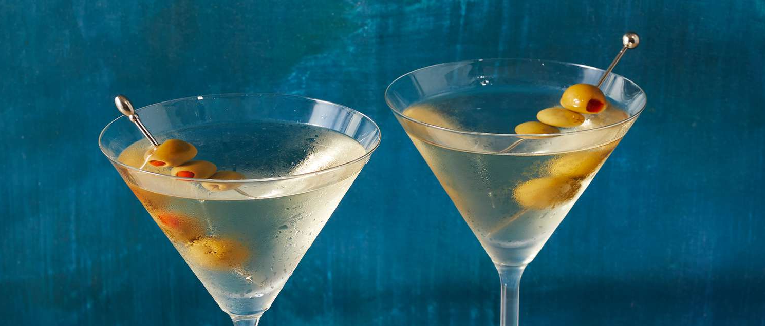 Vodka Martini servido en copa de martini