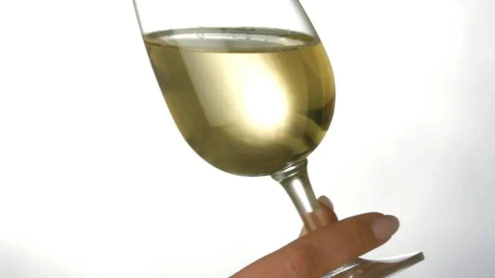 Vino blanco elaborado con uva Alcañón
