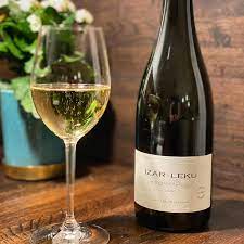 Copa Txakoli Hondarrabi Zuri txinparta salina vibrante