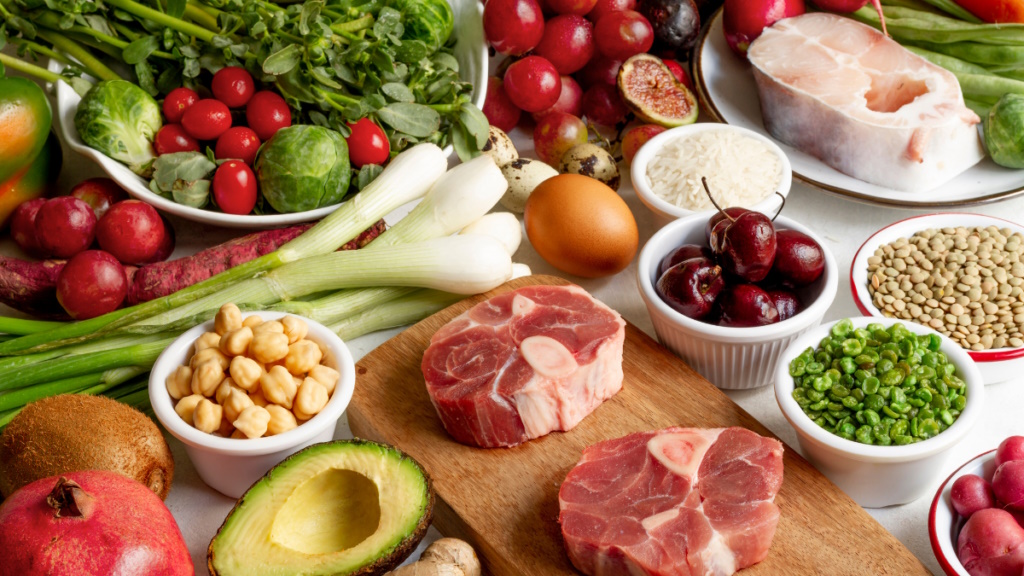 Dieta flexitariana saludable basada en vegetales con algo de proteína animal