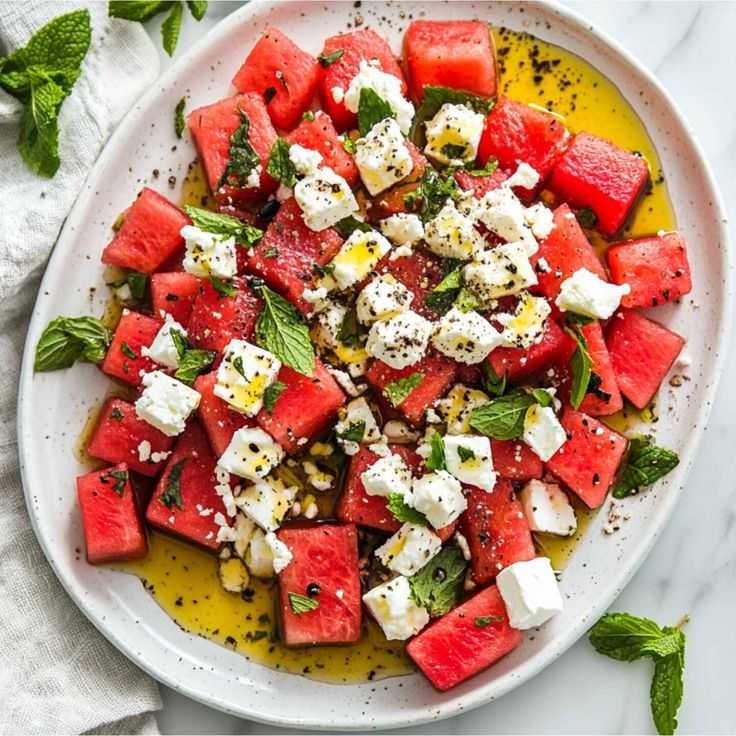 Ensalada de sandía con queso feta y menta