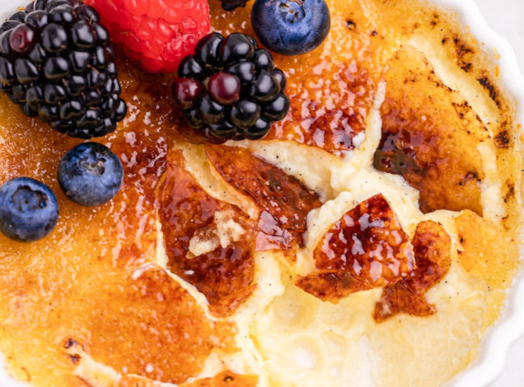 Crème brûlée clásica en ramequín