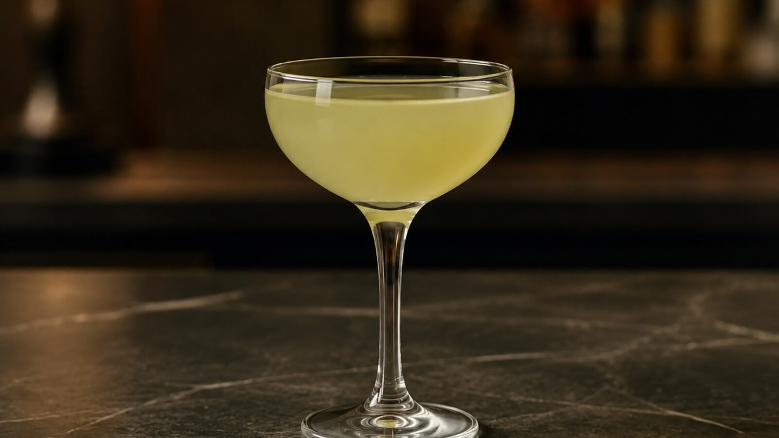 Last Word verde pálido de ginebra, Chartreuse, marrasquino y lima