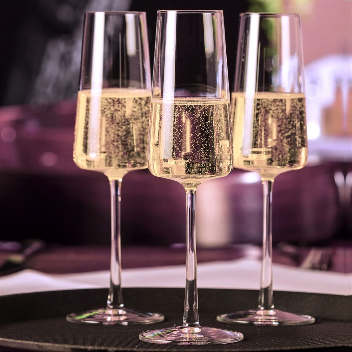 Copas para vino espumoso: tulipa y flauta para conservar burbuja y concentrar aromas