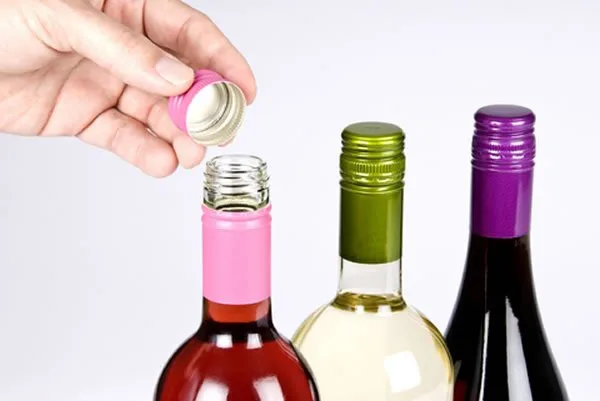 Botella de vino con tapón de rosca