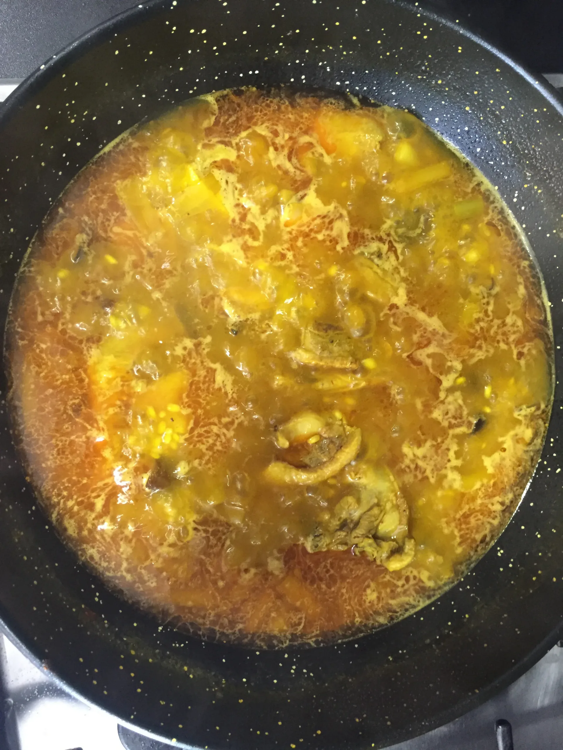 Detalle 3 del proceso de Arroz caldoso con pato, hongos y trufa