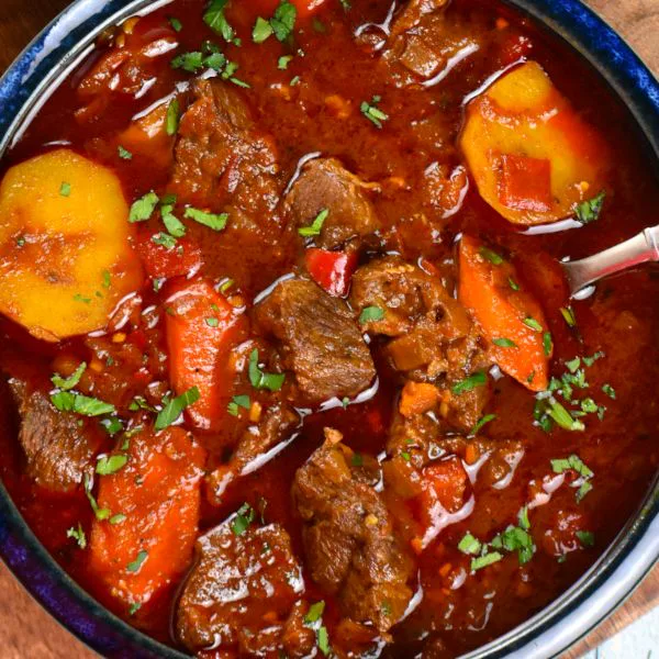Goulash húngaro de ternera