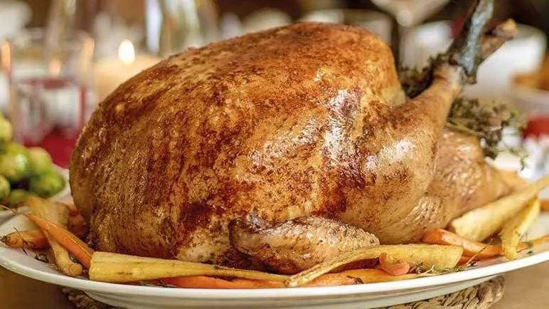 Pavo relleno al horno