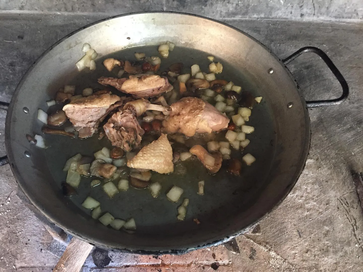 Fideuà de pato, boletus y foie: detalle de la receta