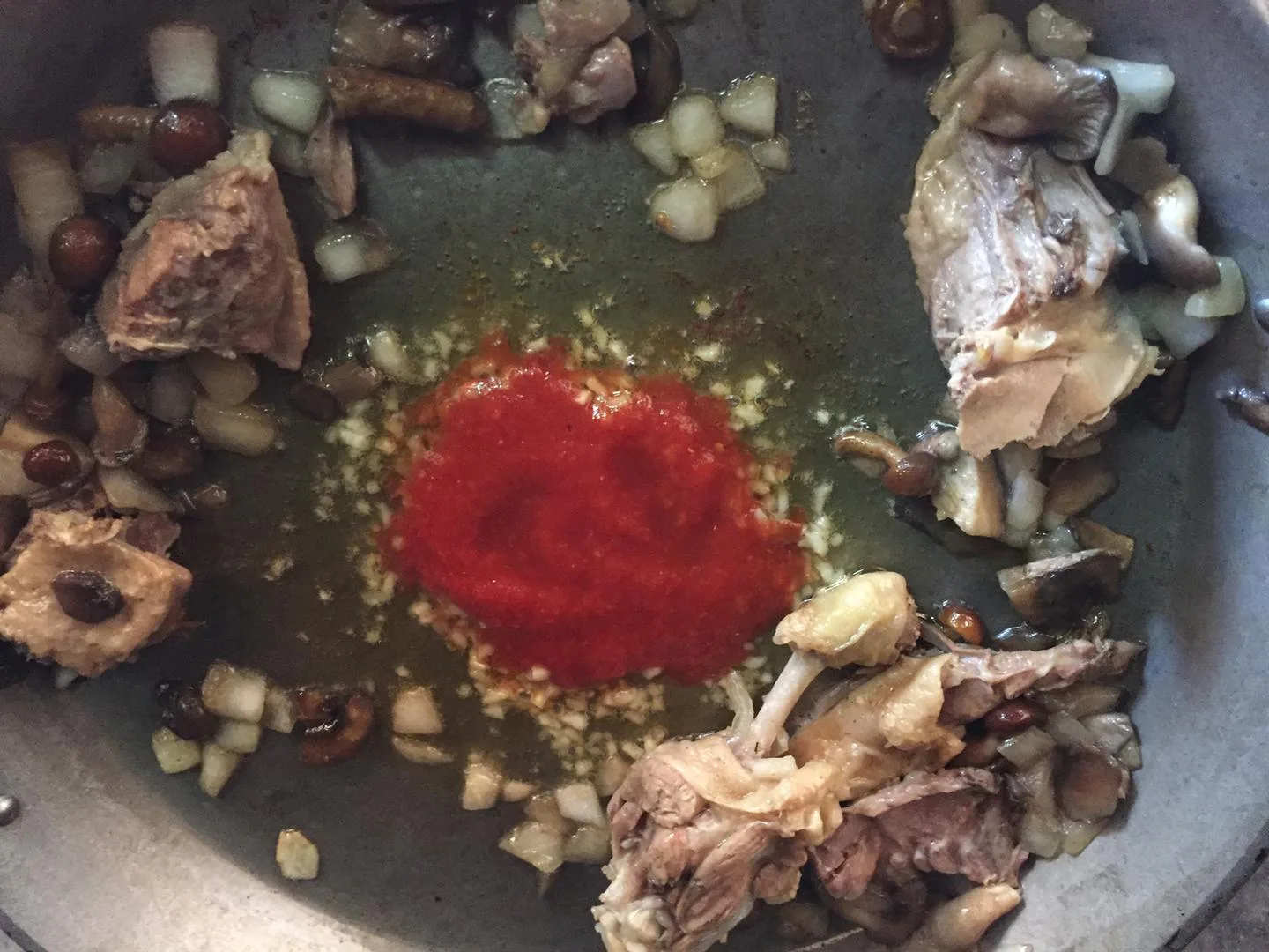 Fideuà de pato, boletus y foie: detalle de la receta
