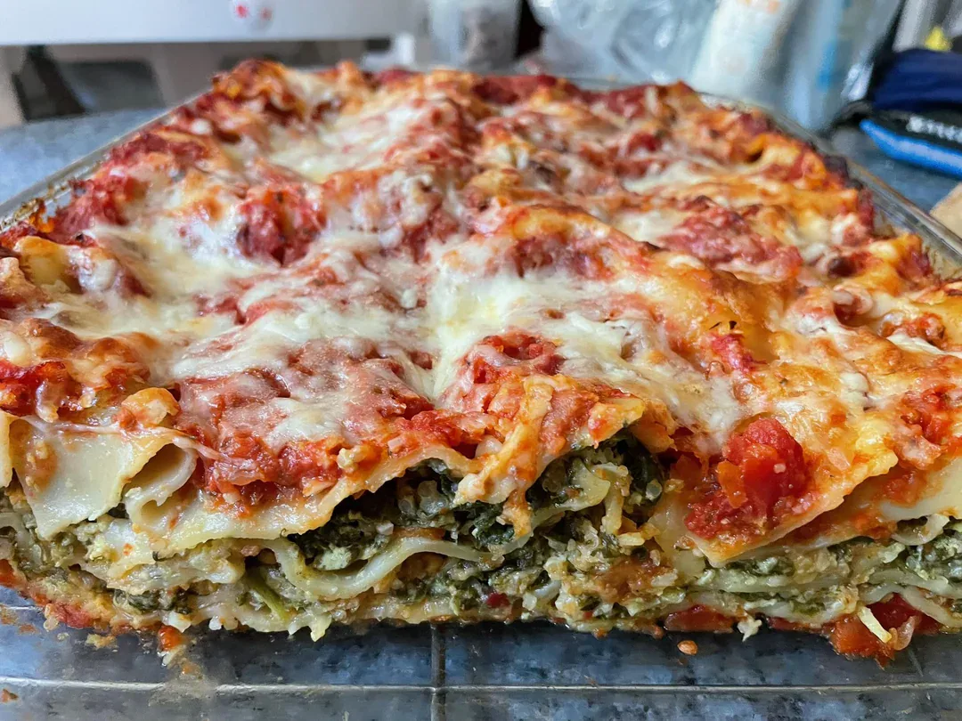 Lasaña de espinacas, ricota y queso